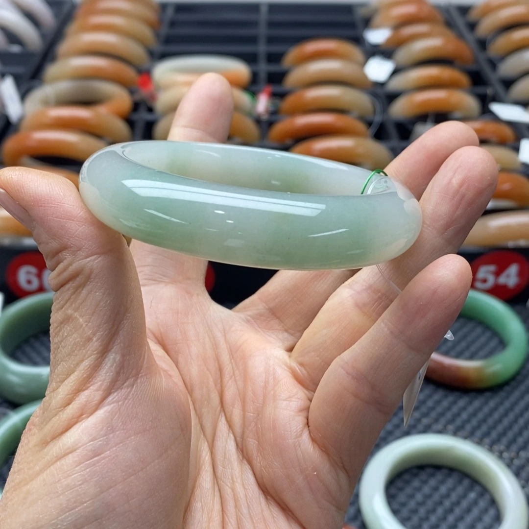 石英岩玉未镶嵌手镯