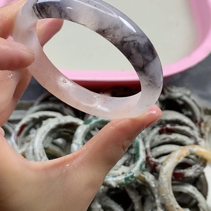 石英质玉手镯未镶嵌