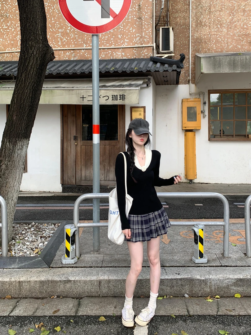 秋季新款韩版ins风女渐变针织衫长袖V领休闲小众百搭显瘦格子裙