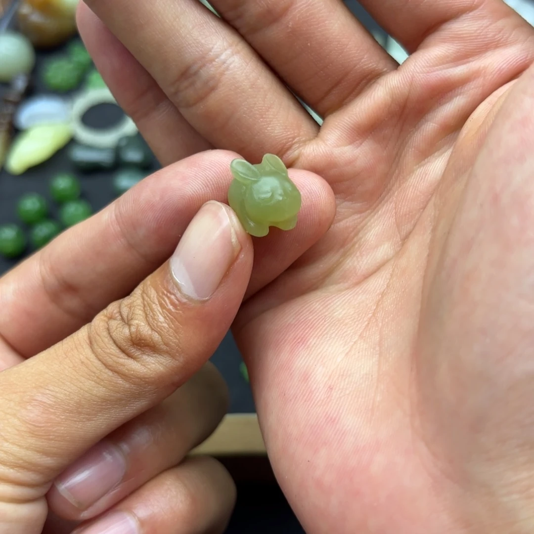 坤***灵颈饰未镶嵌和田玉