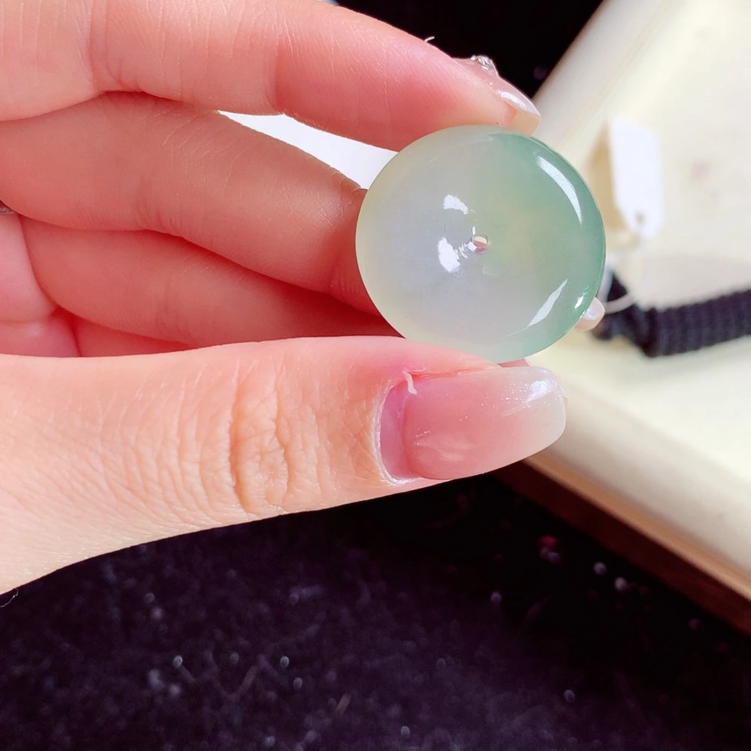 颈饰未镶嵌翡翠天然