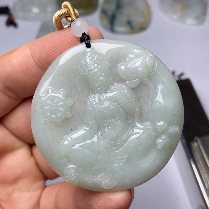 翡翠未镶嵌颈饰翡翠