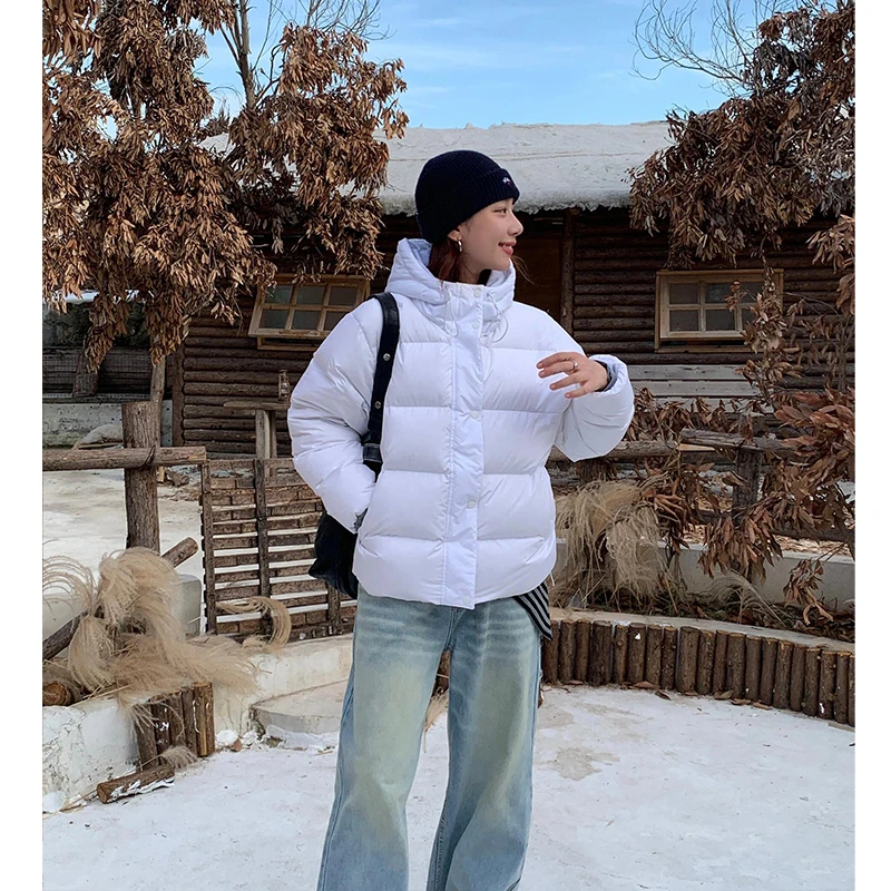 白色短款羽绒服女2025年冬季新款高级感加厚保暖连帽白鸭绒面包服
