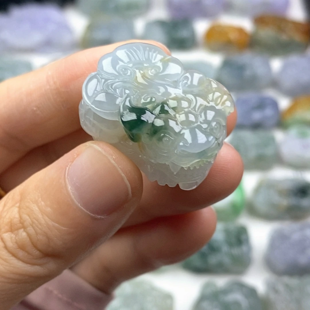 翡翠未镶嵌颈饰天然缅甸翡翠貔貅吊坠