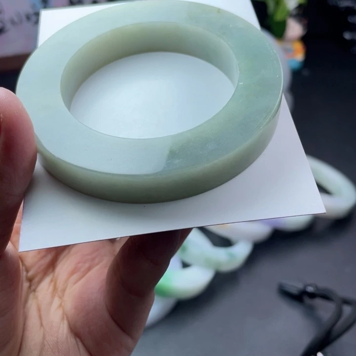 梦****定制翡翠手镯未镶嵌