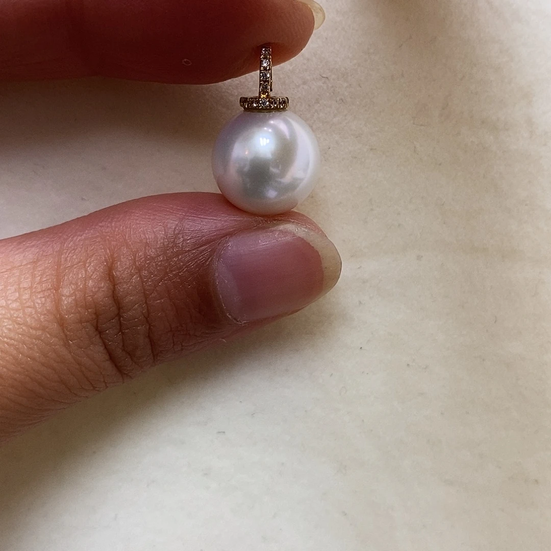 18K金镶嵌淡水珍珠吊坠(不含链)