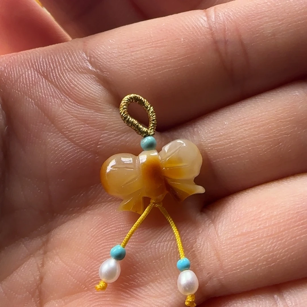 蜜蜡未镶嵌颈饰蜜蜡俏色蝴蝶提溜