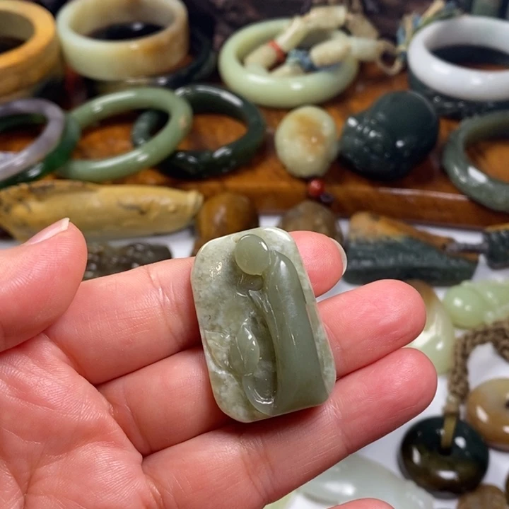 和田玉（糖玉）未镶嵌把件