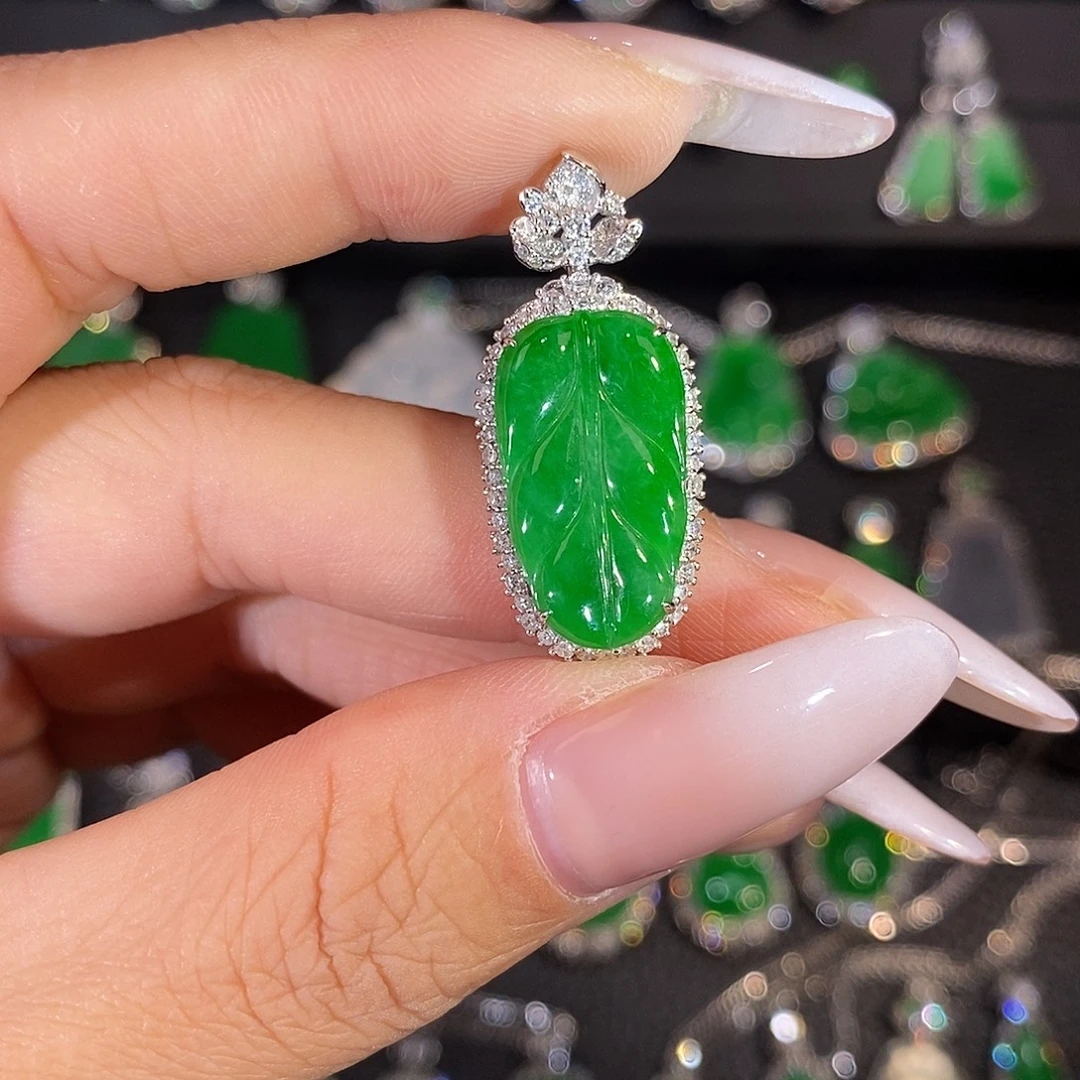 翡翠18K金镶嵌吊坠(不含链)叶子吊坠