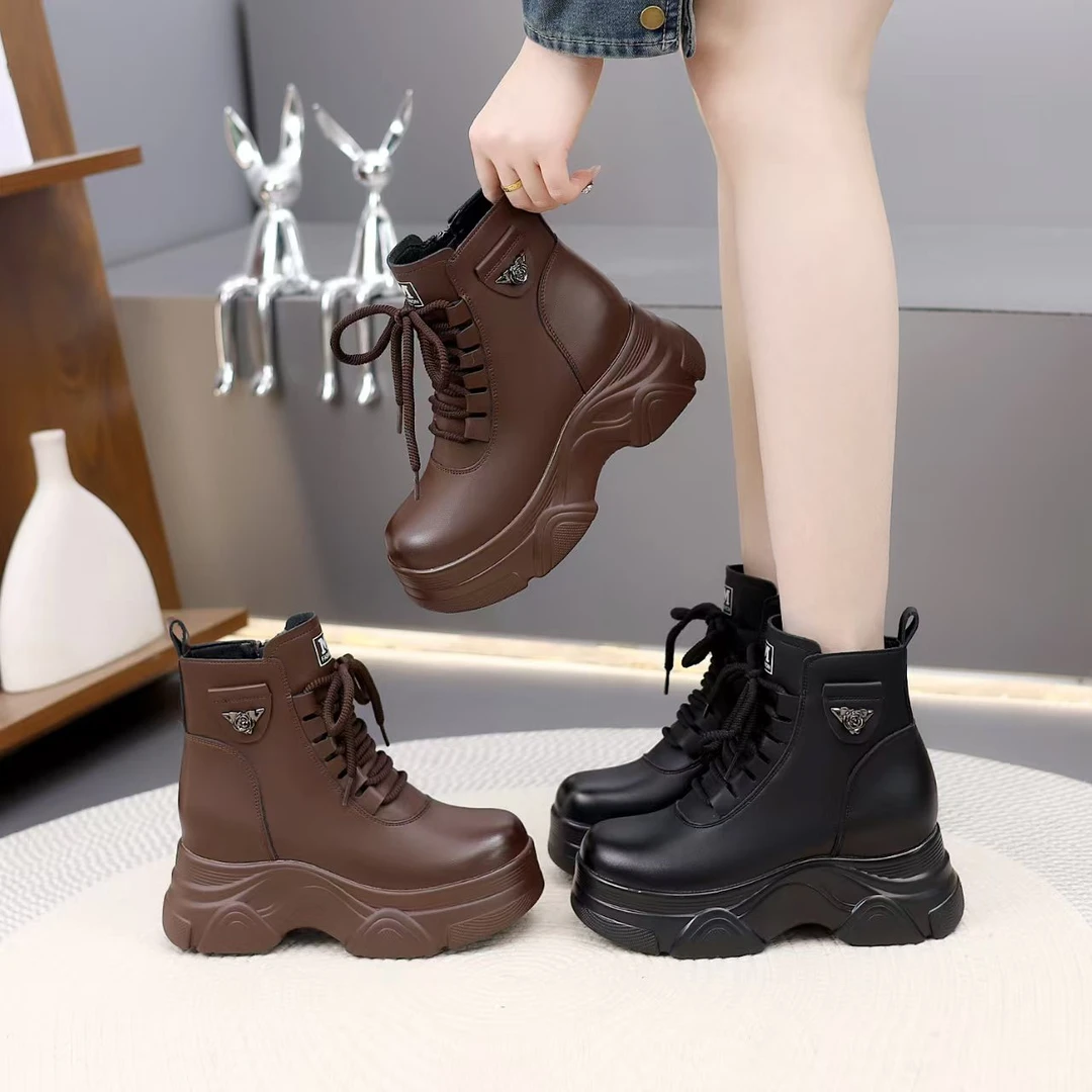 2024秋冬新款内增高厚底马丁靴女英伦风加绒百搭不累脚防滑短靴女