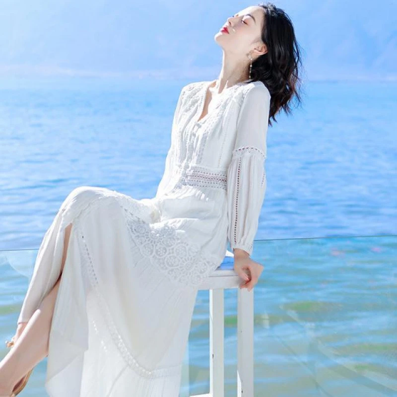 白色连衣裙法式仙长裙旅行拍照仙女裙大理三亚海边度假沙滩裙子