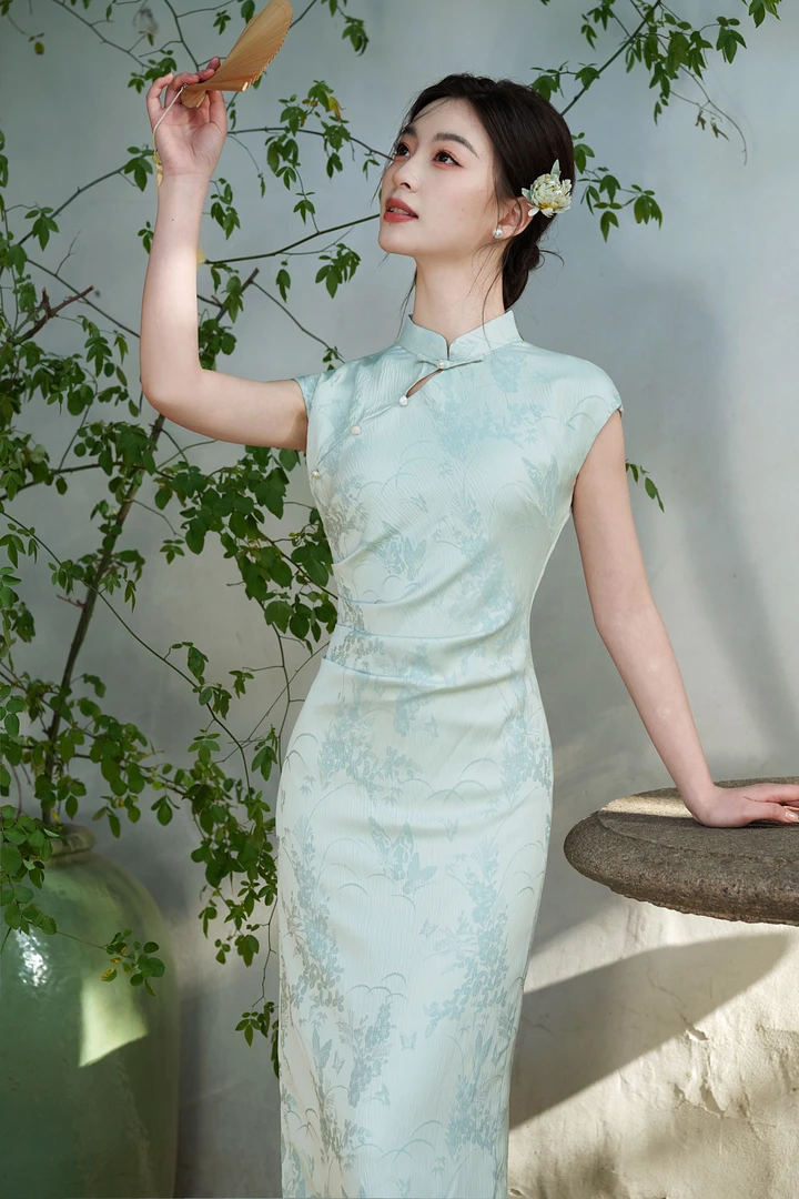 《青山》2025新款无袖改良旗袍显瘦气质夏季修身日常印花