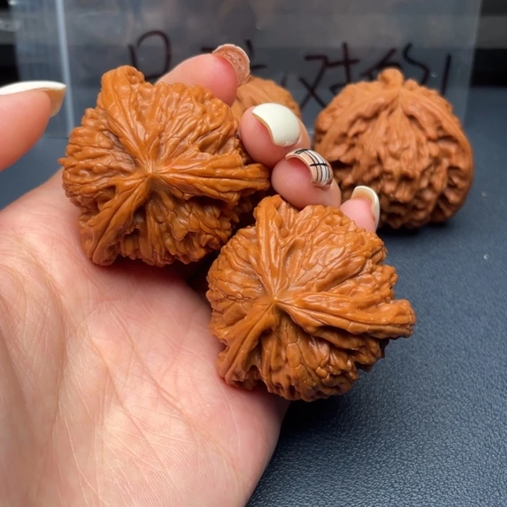 童***呀文玩核桃吊坠白狮子