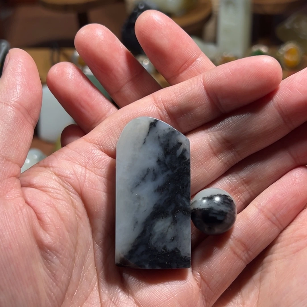 六****和田玉未镶嵌颈饰