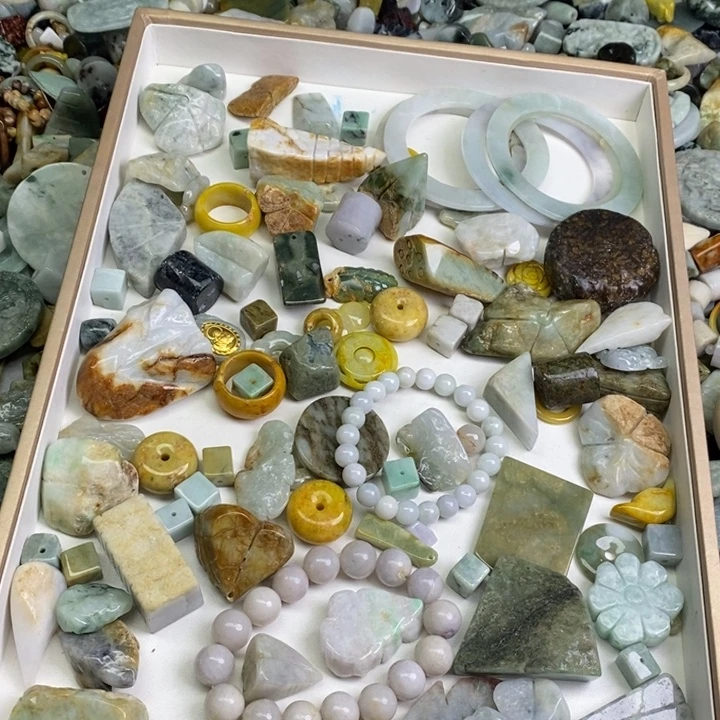 风***钟翡翠未镶嵌颈饰天然翡翠035