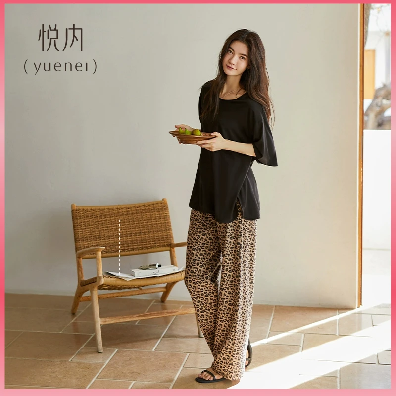 悦内【带胸垫】夏季莫代尔棉短袖长裤女士家居服圆领套头豹纹薄款