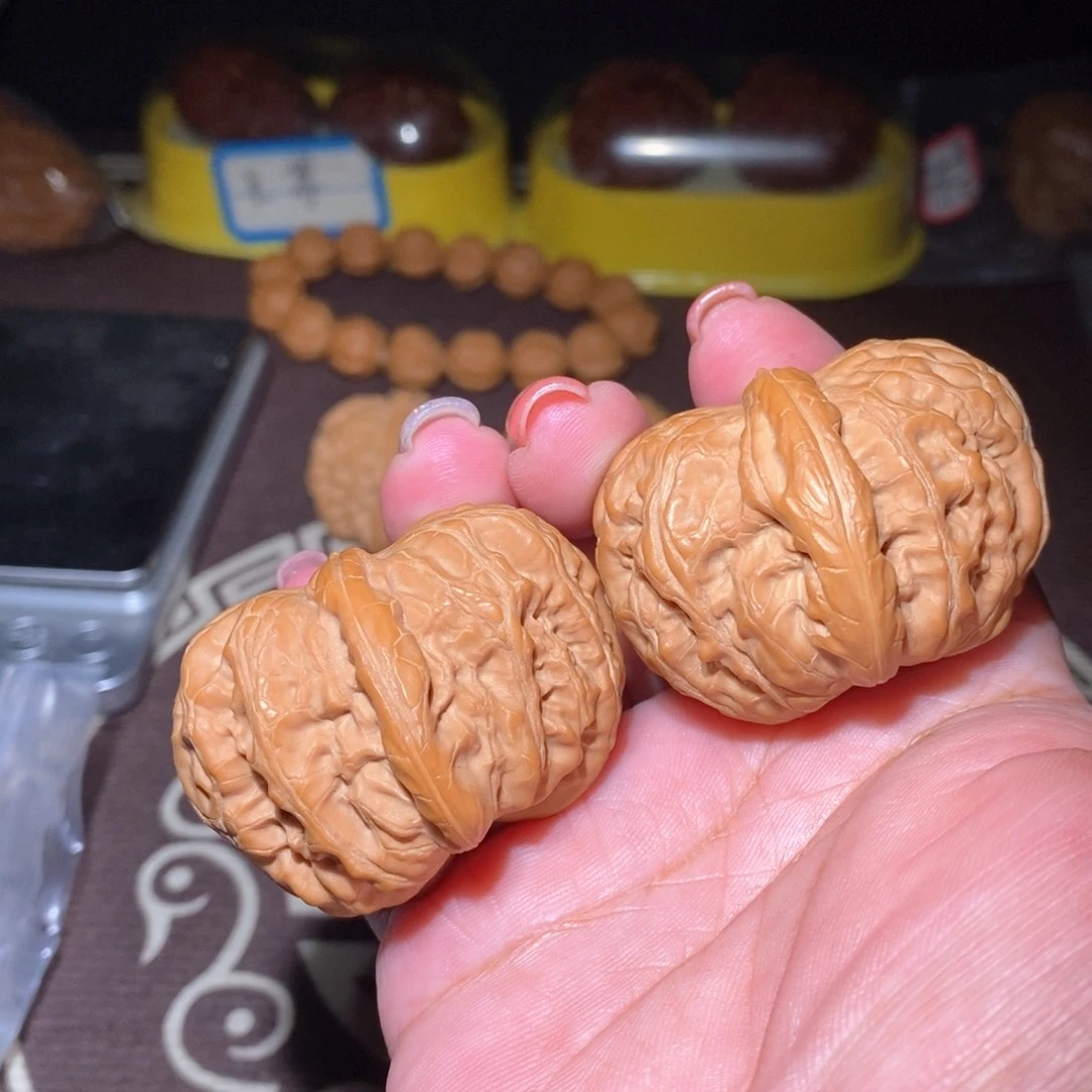 文玩核桃把件画****屋元宝