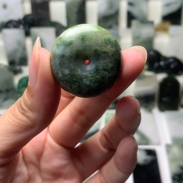 独山玉未镶嵌颈饰
