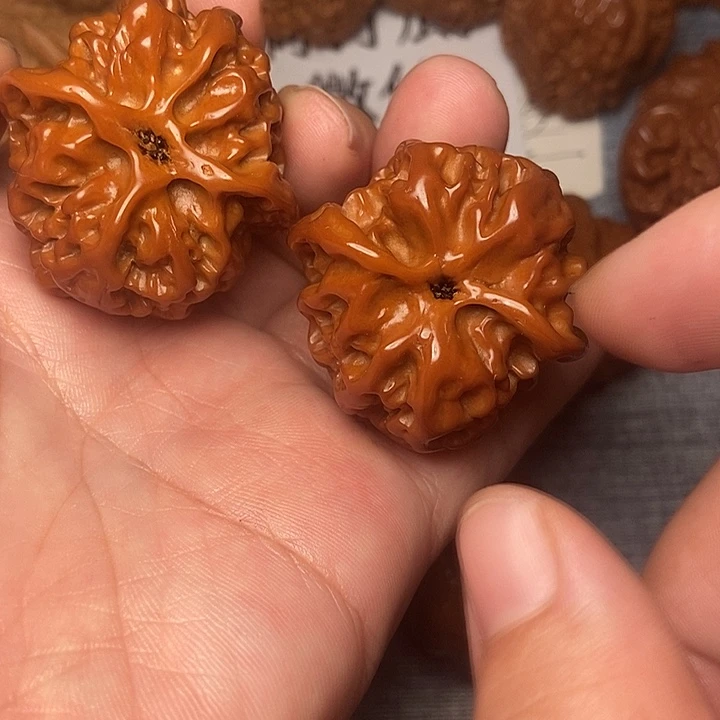 文玩核桃吊坠苹果40
