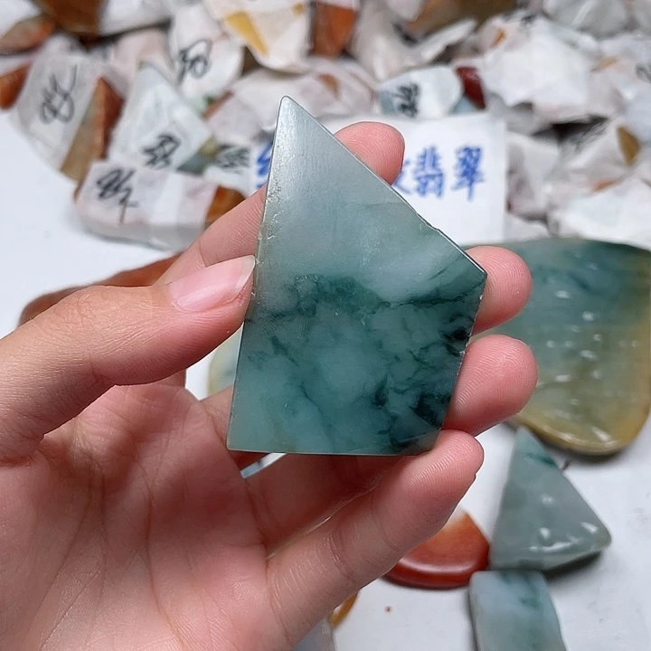 宁***佬翡翠未镶嵌颈饰翡翠