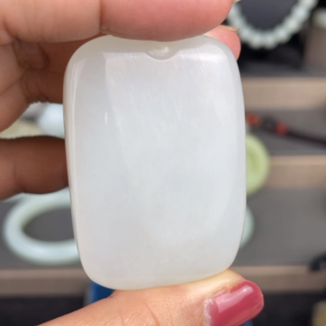 【闪购商品】颈饰未镶嵌和田玉