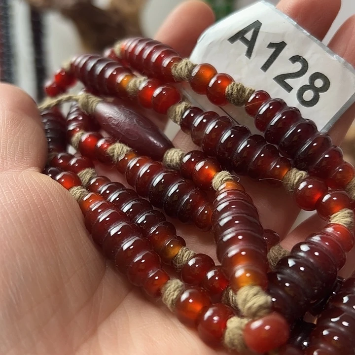 娜***圆玛瑙/玉髓未镶嵌颈饰