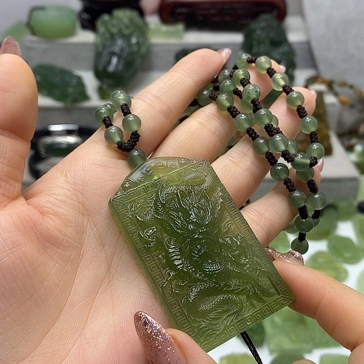 岫玉未镶嵌挂件哎****呀