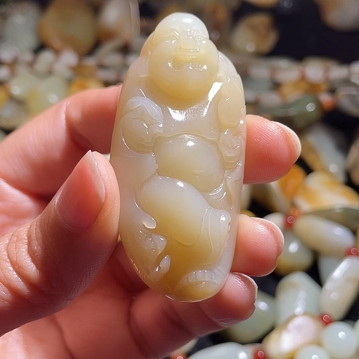 颈饰未镶嵌和田玉（糖玉）