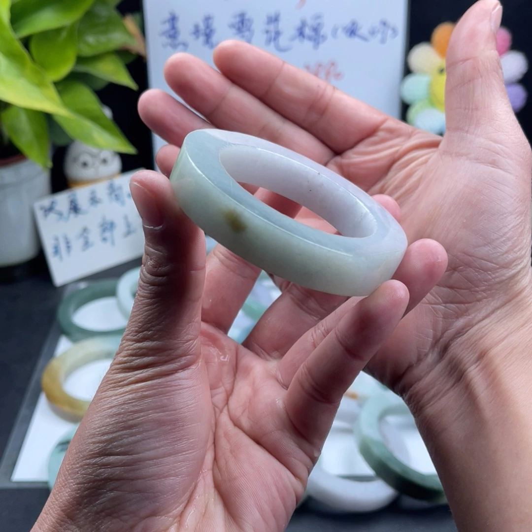 【闪购商品】定制翡翠52-56正圈未镶嵌手镯