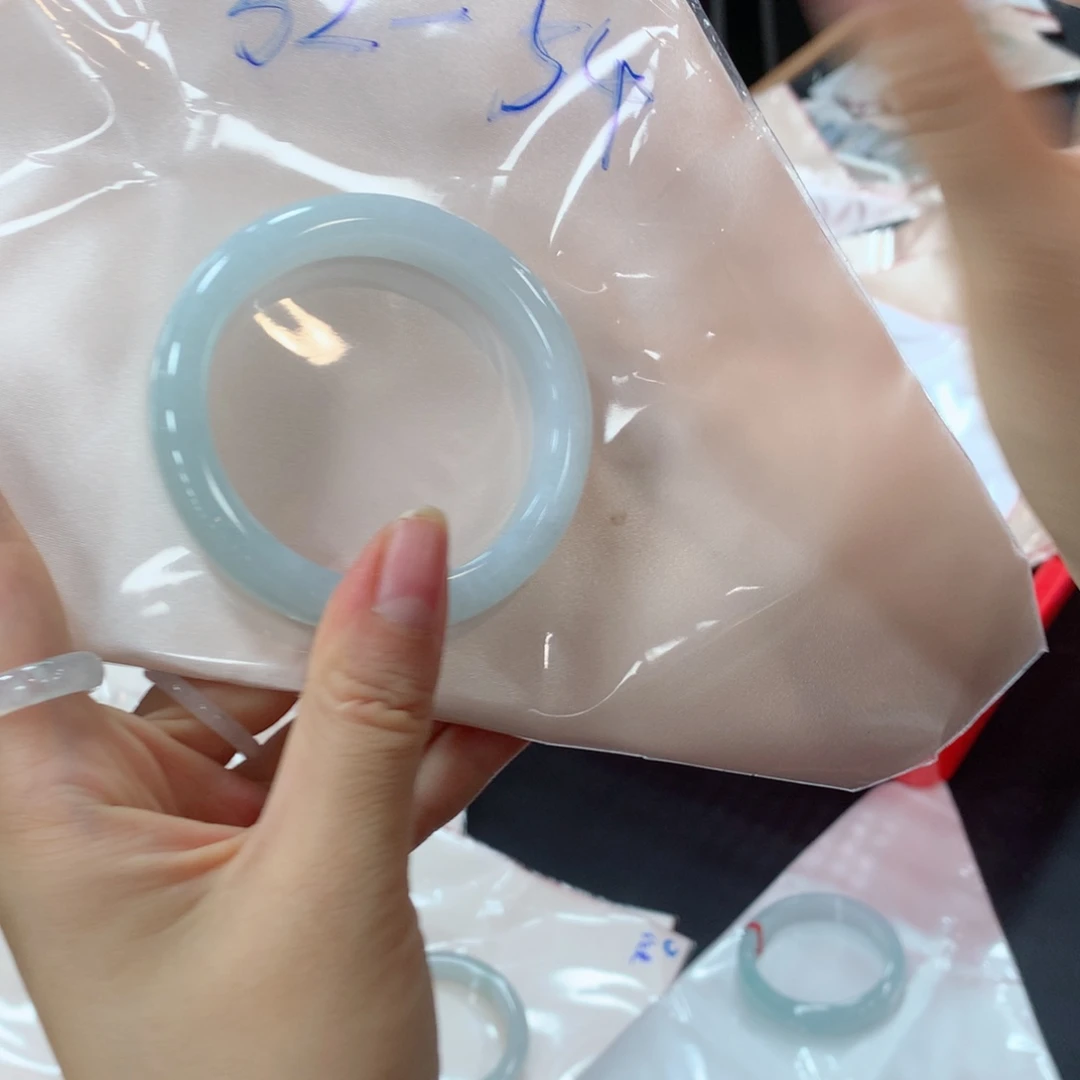 翡翠未镶嵌手镯买断