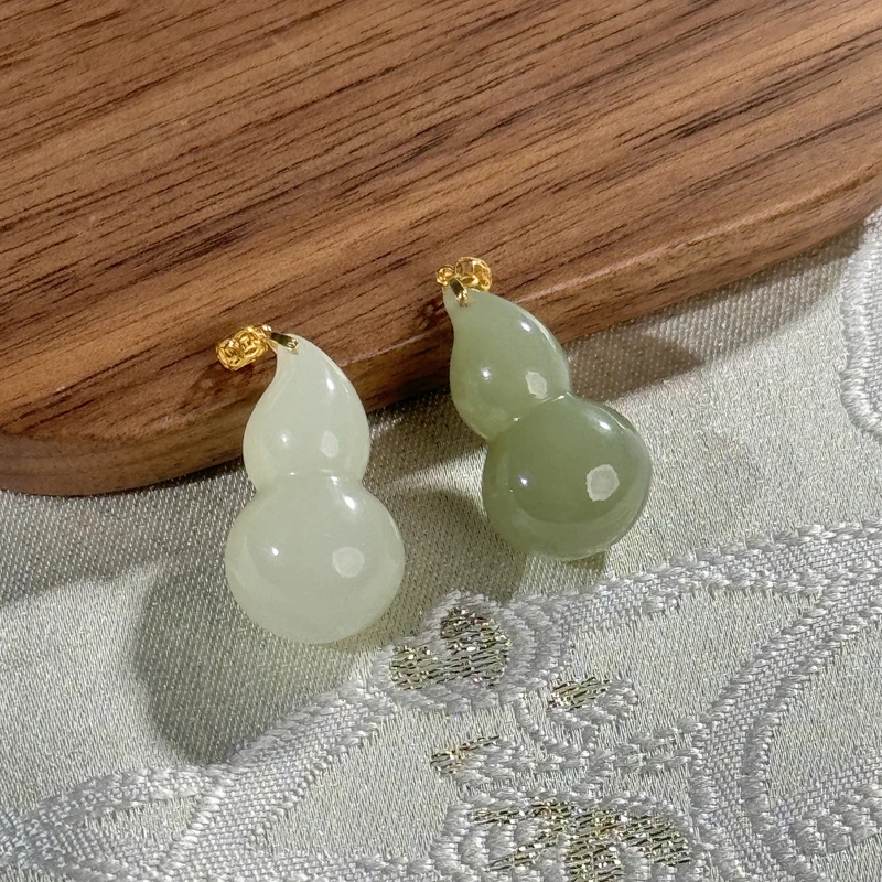 和田玉晴水葫芦18K金镶嵌吊坠多样性发一