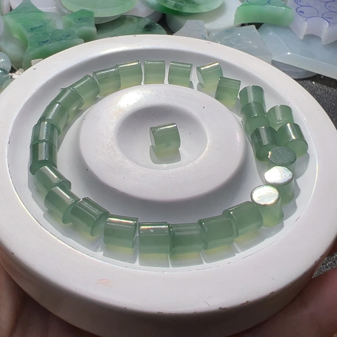 定制翡翠未镶嵌翡翠