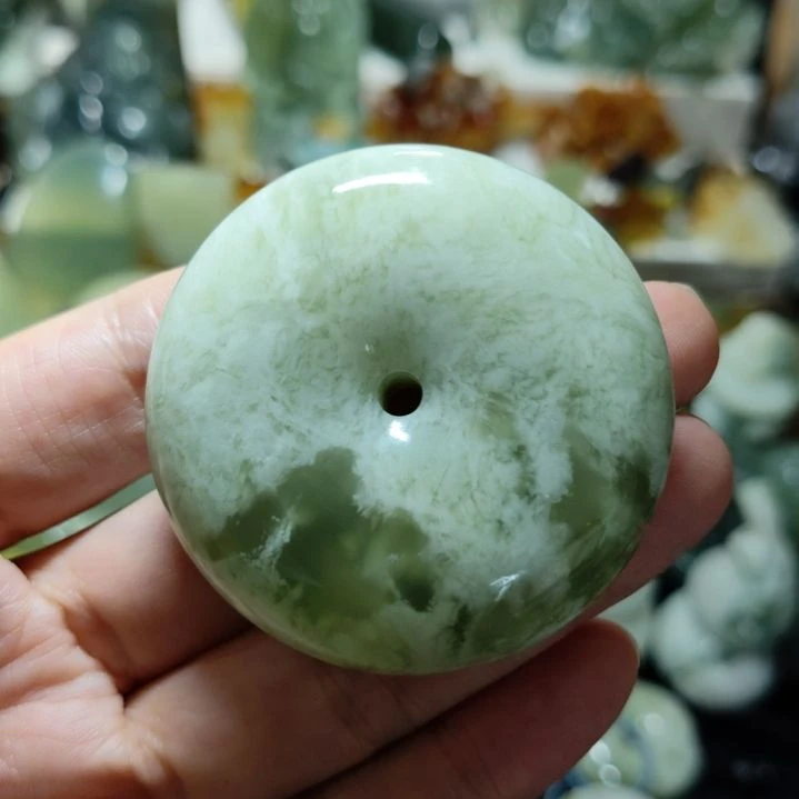 岫玉未镶嵌平安扣