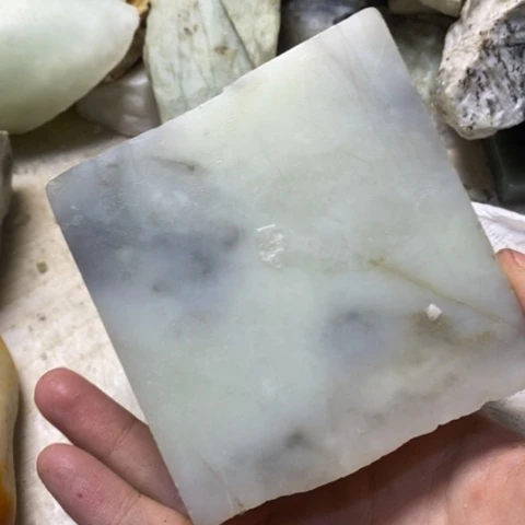 透闪石质玉未镶嵌珠宝半成品