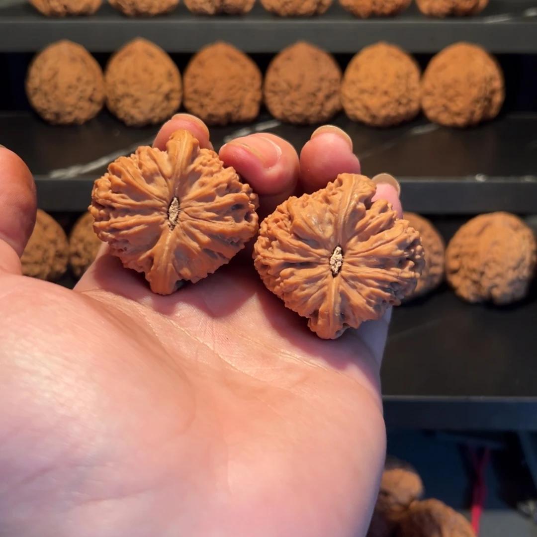 一***书文玩核桃把件南疆石核桃