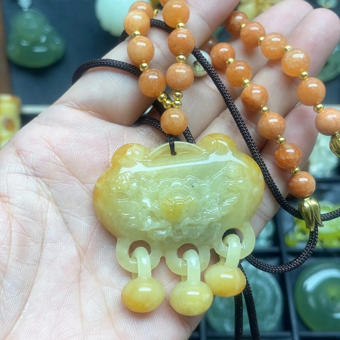 未镶嵌蛇纹石玉颈饰
