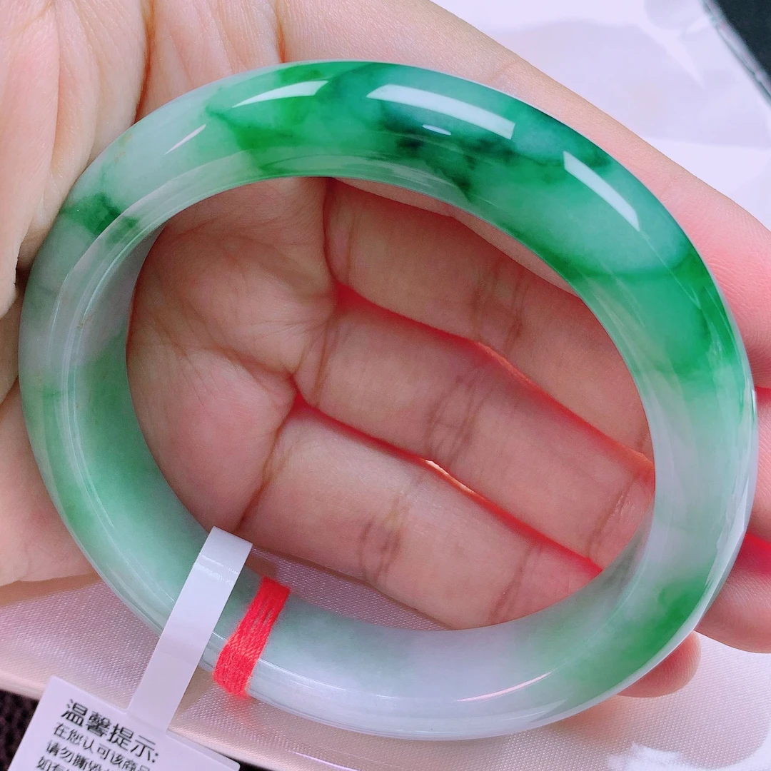 60圈大圈口辣阳绿色飘绿特色款缅甸纯天然A货翡翠手镯带证书