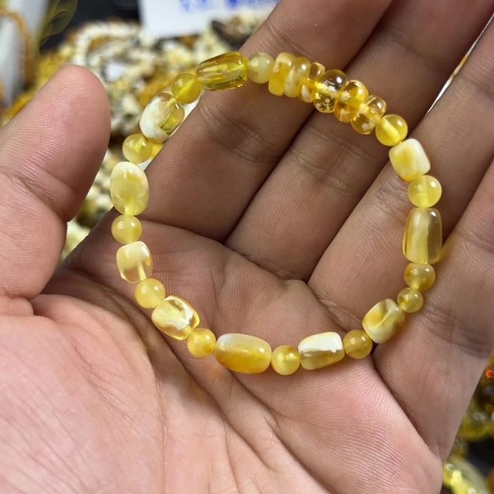 今***朝琥珀未镶嵌裸石蜜蜡随形手串4.72g