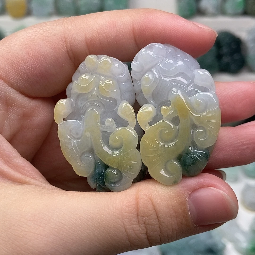 翡翠未镶嵌吊坠(赠链)