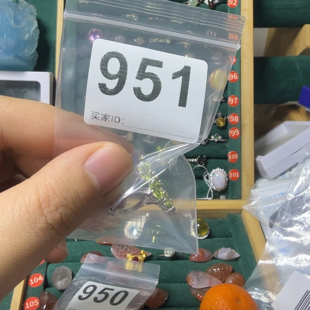 溪***圆戒指橄榄石银S925镶嵌
