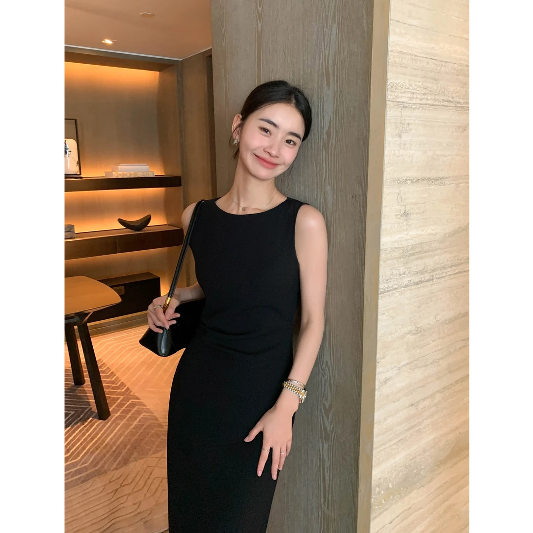 高定黑色无袖褶皱收腰连衣裙女2025夏季新款法式圆领中长款裙子