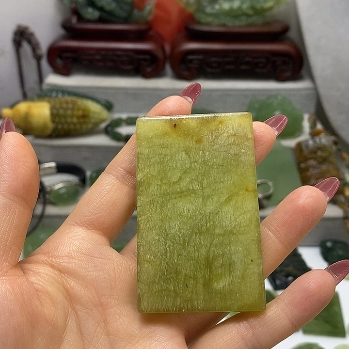 蛇纹石玉未镶嵌挂件