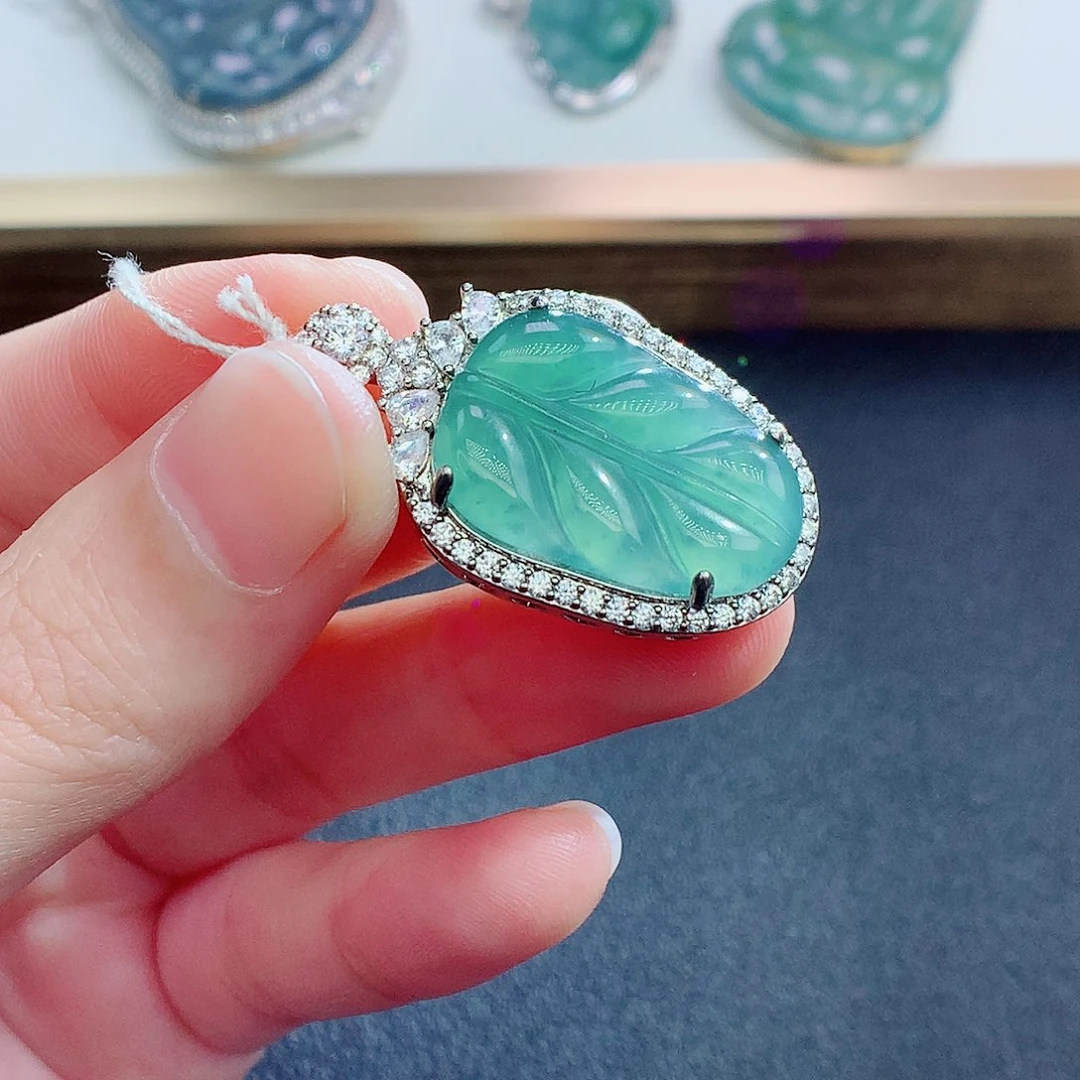 翡翠颈饰未镶嵌翡翠