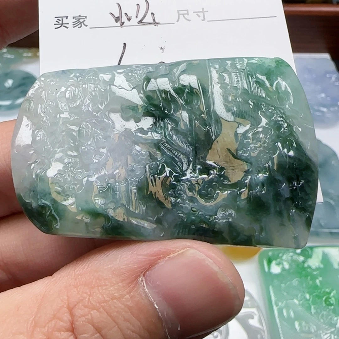 小***郎颈饰未镶嵌翡翠山水牌