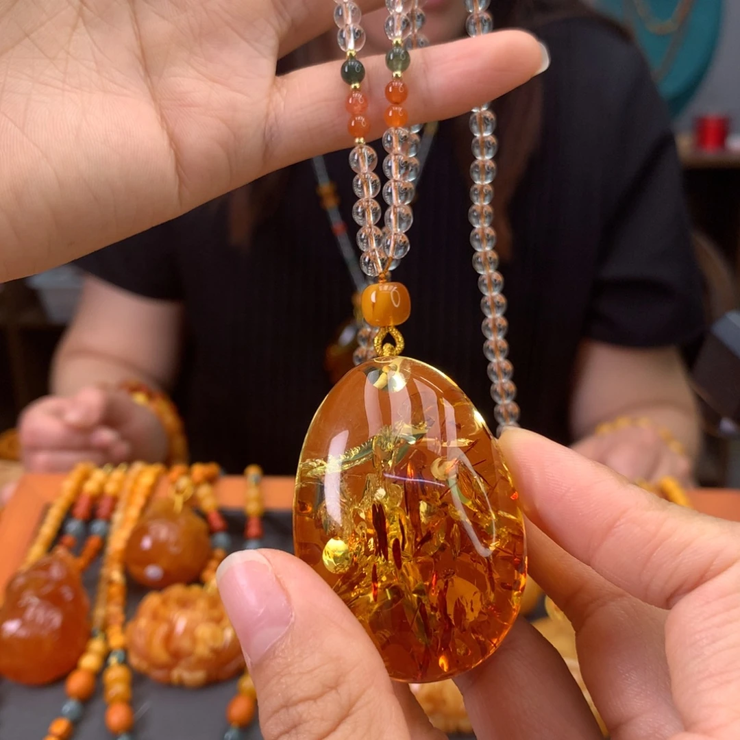 琥珀（花珀）颈饰未镶嵌天然