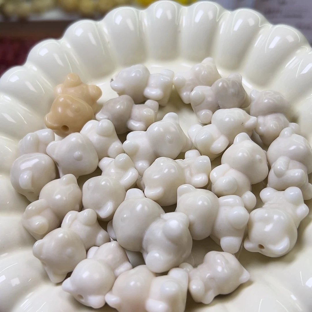 菩提根/象牙果手串瑕疵白暴力熊6颗个别脖子裂