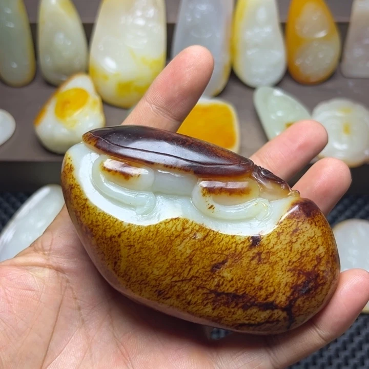 颈饰未镶嵌和田玉