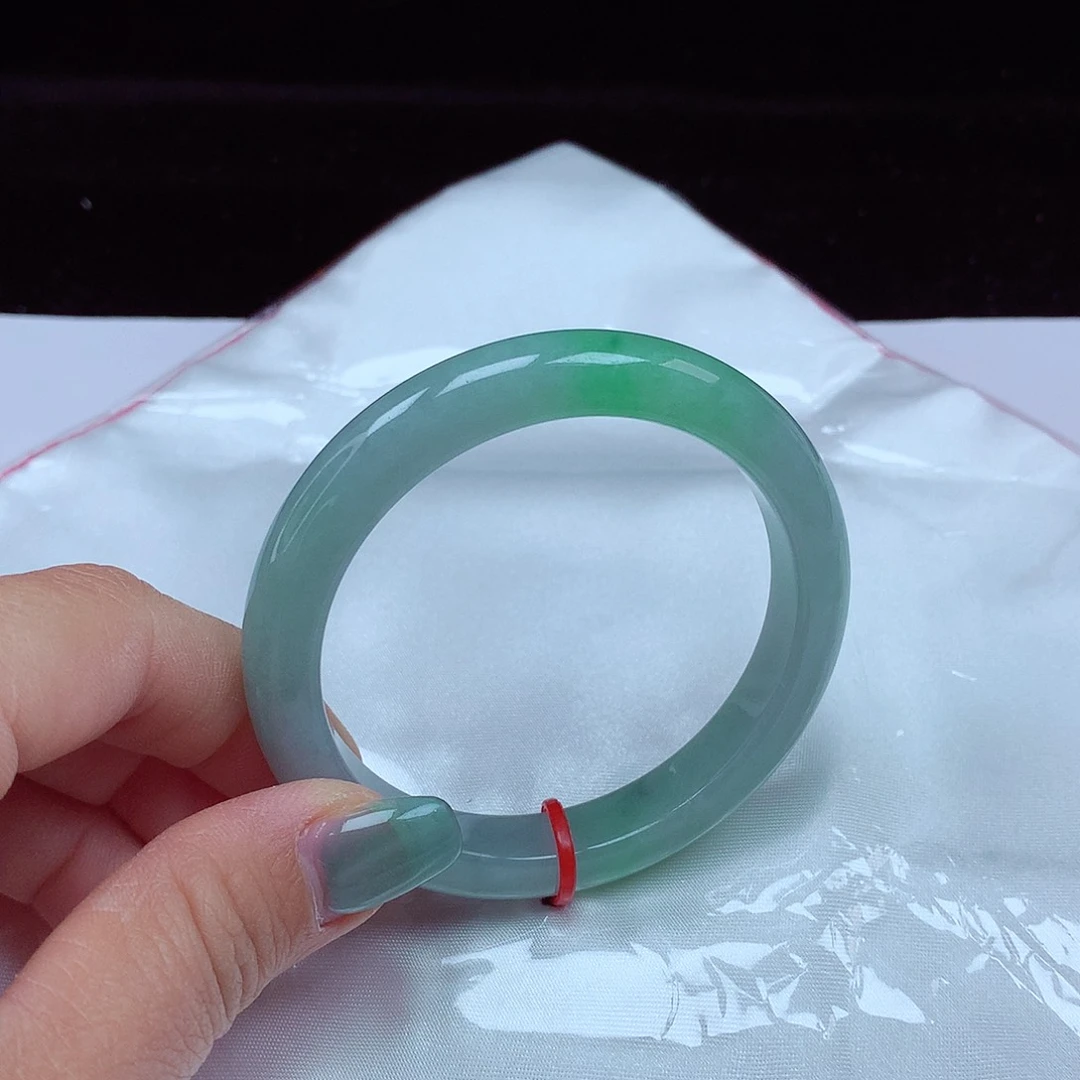 翡翠手镯未镶嵌圈口53