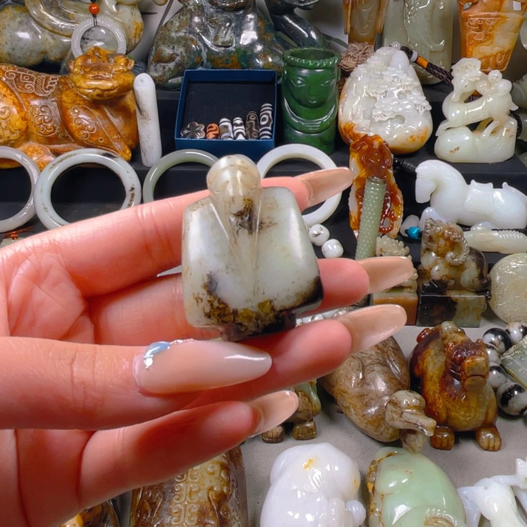 和田玉挂件未镶嵌人**年