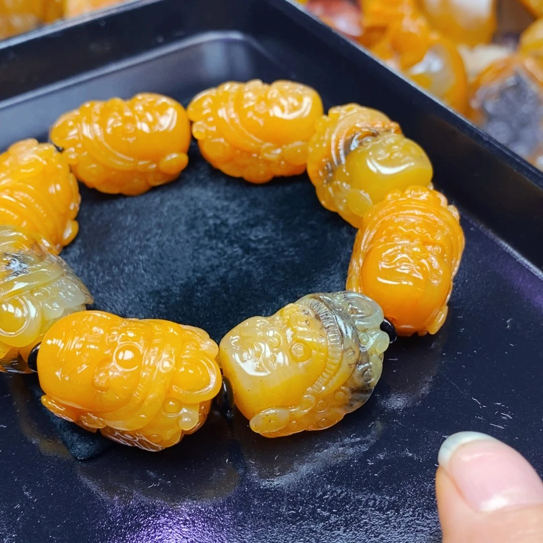 未镶嵌石英质玉（黄龙玉）颈饰